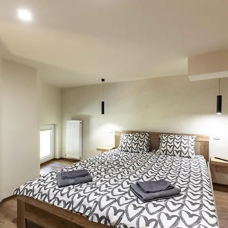 Kazinczy 10 With 3 Bedrooms דירה