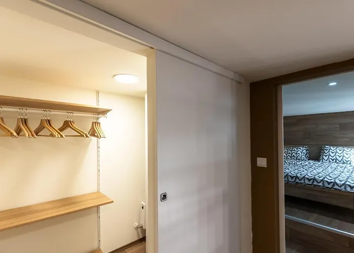 Kazinczy 10 With 3 Bedrooms Apartmán