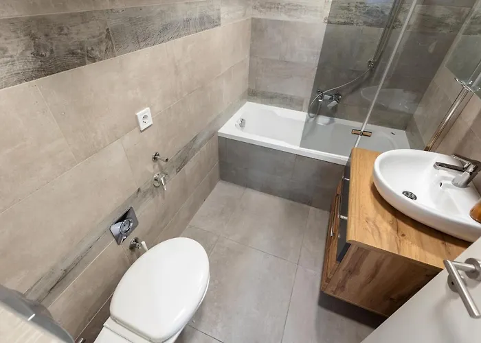 Apartmán Kazinczy 10 With 3 Bedrooms