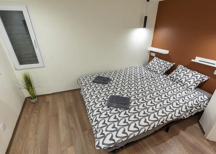 Apartmán Kazinczy 10 With 3 Bedrooms