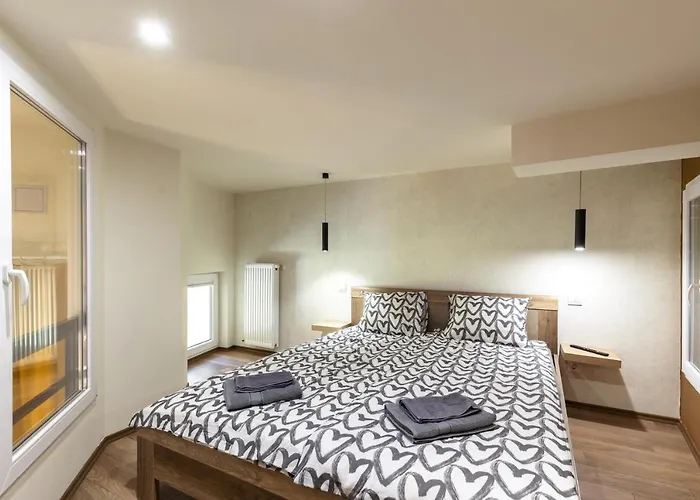 Kazinczy 10 With 3 Bedrooms Apartament